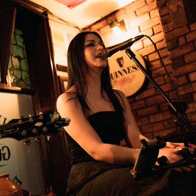 Singer duo performing at Mulligans venue